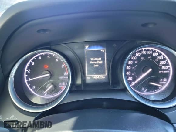 2019 Toyota Camry LE z VIN 4T1B11HK4KU272754, wystawiony jako Copart lot #89677255 z przebiegiem 148 423 mil mil oraz Czysty tytuł • Clean title. Historia ofert i sprzedaży dostępna na DreamBid. Obrazek 8.