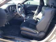 ✅ 2014 Dodge Challenger SRT-8 • VIN: 2C3CDYCJ8EH137473 • Lot: 67587044. Wystawiony na Copart z przebiegiem 51 544 mil. Bezpłatny archiwum sprzedaży aukcyjnych z USA i szczegółowy raport historii pojazdu na DreamBid. Zdjęcie 7.