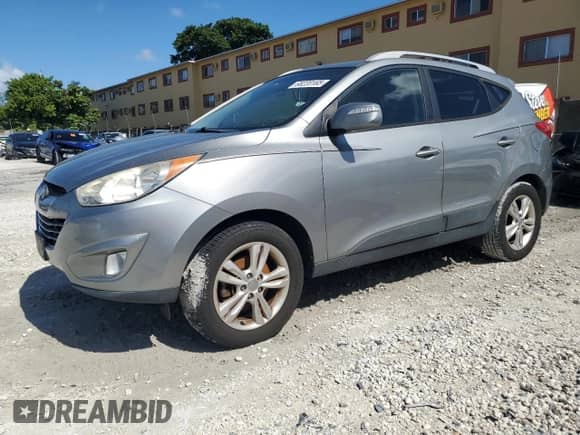 2013 Hyundai Tucson GLS z VIN KM8JU3ACXDU769974, wystawiony jako Copart lot #68220165 z przebiegiem 78 987 mil mil oraz Czysty tytuł • Clean title. Historia ofert i sprzedaży dostępna na DreamBid. Obrazek 1.