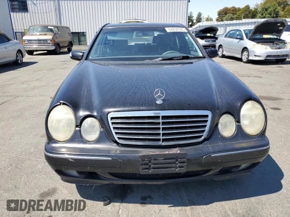 ✅ 2002 Mercedes-Benz E 320 • VIN: WDBJF65J22B471855 • Лот: 64238325. Опубликован ранее на Copart с пробегом 245 192 миль. Бесплатный доступ к архиву аукционных продаж из США и подробный отчёт об истории автомобиля на DreamBid. Изображение 5.