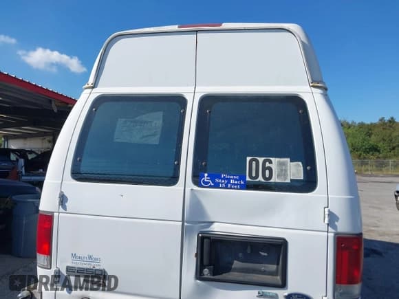 ✅ 2012 Ford Econoline Cargo Commercial • VIN: 1FTNS2EW4CDA50633 • Lot: 40694015. Wystawiony na IAAI z przebiegiem 309 334 mil. Bezpłatny archiwum sprzedaży aukcyjnych z USA i szczegółowy raport historii pojazdu na DreamBid. Zdjęcie 16.