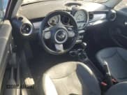 ✅ 2008 MINI Hardtop • VIN: WMWMF335X8TT62496 • Лот: 52482015. Опубликован ранее на Copart с пробегом 188 965 миль. Бесплатный доступ к архиву аукционных продаж из США и подробный отчёт об истории автомобиля на DreamBid. Изображение 8.