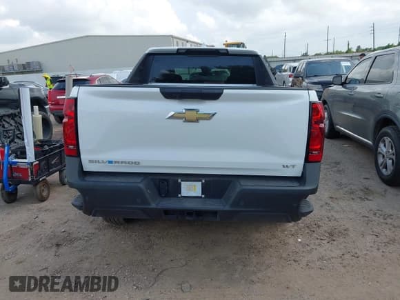 ✅ 2024 Chevrolet Silverado EV Work Truck • VIN: 1GC10VEL6RU200925 • Лот: 42101870. Опубликован ранее на IAAI с пробегом 11 817 миль. Бесплатный доступ к архиву аукционных продаж из США и подробный отчёт об истории автомобиля на DreamBid. Изображение 16.