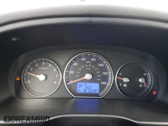 ✅ 2012 Hyundai Santa Fe SE • VIN: 5XYZHDAG1CG110640 • Lot: 70302985. Listed on Copart with 187,049 mi miles. Access the free auction sales archive from the USA and view a detailed vehicle history report at DreamBid. Image 9.