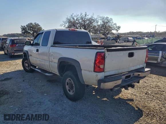 ✅ 2006 Chevrolet Silverado 2500HD Work Truck • VIN: 1GCHC29U46E280481 • Лот: 93956625. Опубликован ранее на Copart с пробегом Не указан. Бесплатный доступ к архиву аукционных продаж из США и подробный отчёт об истории автомобиля на DreamBid. Изображение 2.