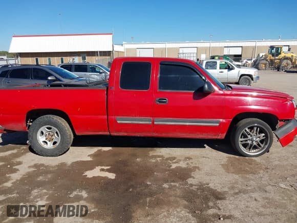 ✅ 2005 Chevrolet Silverado 1500 Work Truck • VIN: 2GCEC19T651322718 • Лот: 43584285. Опубликован ранее на IAAI с пробегом 272 650 миль. Бесплатный доступ к архиву аукционных продаж из США и подробный отчёт об истории автомобиля на DreamBid. Изображение 14.