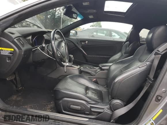 ✅ 2014 Hyundai Genesis Coupe Ultimate • VIN: KMHHU6KJ5EU118430 • Lot: 80327065. Listed on Copart with 98,263 mi. Free auction sales archive from the USA and detailed vehicle history report at DreamBid. Image 7.