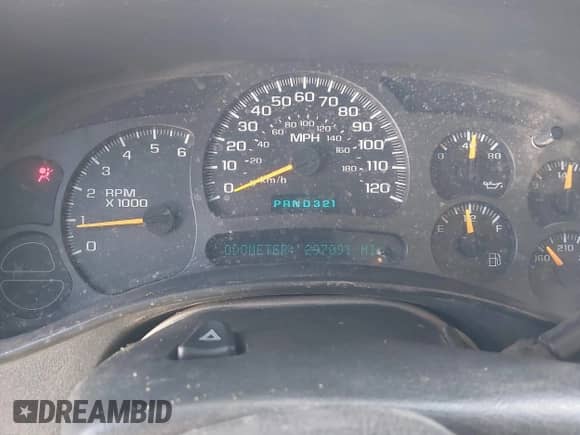 2004 Chevrolet Silverado 1500 Work Truck z VIN 1GCEC14V94Z244840, wystawiony jako IAAI lot #42571641 z przebiegiem 297 091 mil mil oraz . Historia ofert i sprzedaży dostępna na DreamBid. Obrazek 7.