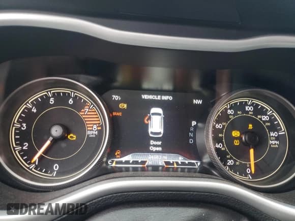 ✅ 2017 Jeep Cherokee Trailhawk • VIN: 1C4PJMBS1HW648716 • Lot: 57490635. Listed on Copart with 94,983 mi. Free auction sales archive from the USA and detailed vehicle history report at DreamBid. Image 9.