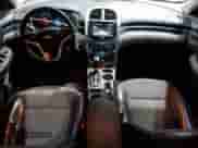 ✅ 2014 Chevrolet Malibu LT • VIN: 1G11E5SL2EF270743 • Lot: 89878845. Wystawiony na Copart z przebiegiem 195 224 mil mil. Skorzystaj z bezpłatnego archiwum sprzedaży aukcyjnych z USA i zobacz szczegółowy raport historii pojazdu na DreamBid. Zdjęcie 8.