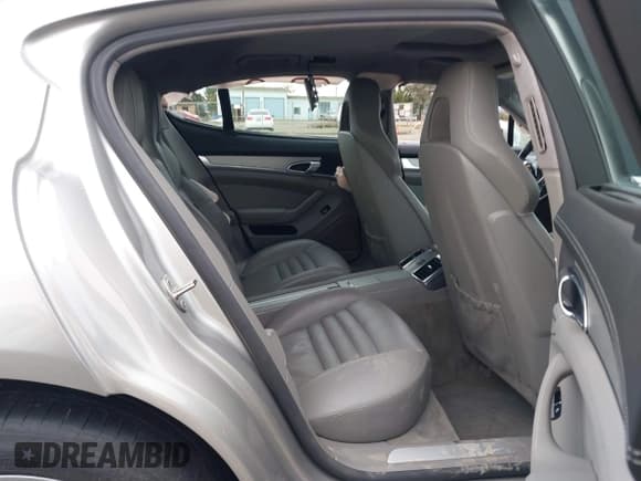 ✅ 2013 Porsche Panamera Turbo • VIN: WP0AC2A72DL090050 • Лот: 41129283. Опубликован ранее на IAAI с пробегом 68 542 миль. Бесплатный доступ к архиву аукционных продаж из США и подробный отчёт об истории автомобиля на DreamBid. Изображение 8.