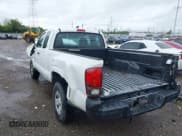 ✅ 2018 Toyota Tacoma SR • VIN: 5TFRX5GN1JX113093 • Lot: 43399121. Wystawiony na IAAI z przebiegiem 158 006 mil. Bezpłatny archiwum sprzedaży aukcyjnych z USA i szczegółowy raport historii pojazdu na DreamBid. Zdjęcie 3.