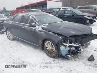 ✅ 2013 Lincoln MKZ • VIN: 3LN6L2GK0DR825820 • Lot: 41603721. Wystawiony na IAAI z przebiegiem 110 837 mil. Bezpłatny archiwum sprzedaży aukcyjnych z USA i szczegółowy raport historii pojazdu na DreamBid. Zdjęcie 1.