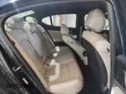 ✅ 2025 Genesis G70 2.5T • VIN: KMTG34SC0SU154032 • Lot: 93485425. Wystawiony na Copart z przebiegiem 20 279 mil. Bezpłatny archiwum sprzedaży aukcyjnych z USA i szczegółowy raport historii pojazdu na DreamBid. Zdjęcie 10.