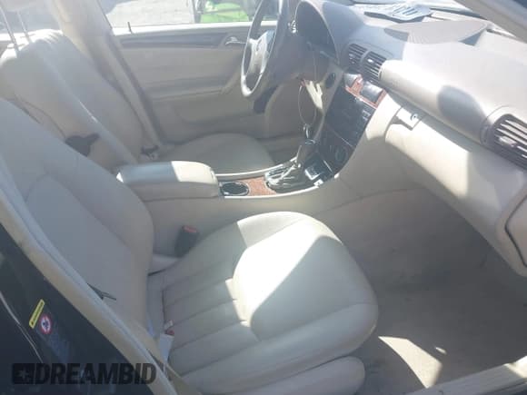 ✅ 2007 Mercedes-Benz C 280 Luxury • VIN: WDBRF92H87F909607 • Lot: 41808604. Wystawiony na IAAI z przebiegiem 235 520 mil. Bezpłatny archiwum sprzedaży aukcyjnych z USA i szczegółowy raport historii pojazdu na DreamBid. Zdjęcie 5.