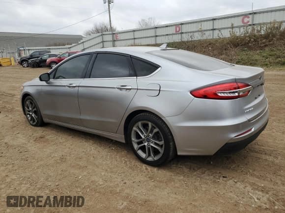 ✅ 2020 Ford Fusion SEL • VIN: 3FA6P0CD7LR151402 • Лот: 92817845. Опубликован ранее на Copart с пробегом 137 010 миль. Бесплатный доступ к архиву аукционных продаж из США и подробный отчёт об истории автомобиля на DreamBid. Изображение 2.
