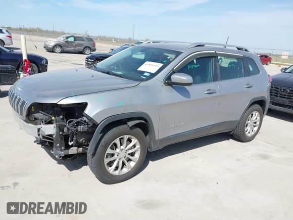 ✅ 2019 Jeep Cherokee Latitude • VIN: 1C4PJMCX4KD101856 • Lot: 41828553. Listed on IAAI with 79,481 mi. Free auction sales archive from the USA and detailed vehicle history report at DreamBid. Image 17.