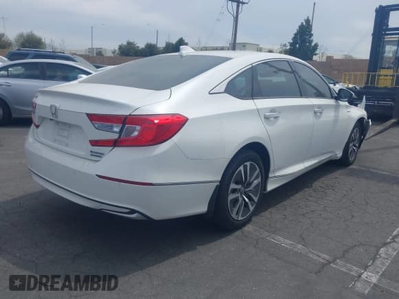 ✅ 2019 Honda Accord Touring • VIN: 1HGCV3F94KA017405 • Лот: 41754091. Опубликован ранее на IAAI с пробегом 54 598 миль. Бесплатный доступ к архиву аукционных продаж из США и подробный отчёт об истории автомобиля на DreamBid. Изображение 4.