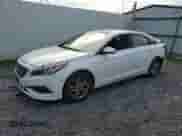 2016 Hyundai Sonata SE z VIN 5NPE24AF5GH403642, wystawiony jako Copart lot #55575015 z przebiegiem 147 462 mil mil oraz Szkoda całkowita • Salvage title. Historia ofert i sprzedaży dostępna na DreamBid. Obrazek 1.