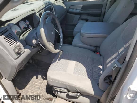 2009 Dodge 3500 SLT z VIN 3D7MX38L09G537009, wystawiony jako Copart lot #68382475 z przebiegiem 224 849 mil mil oraz Szkoda całkowita • Salvage title. Historia ofert i sprzedaży dostępna na DreamBid. Obrazek 7.