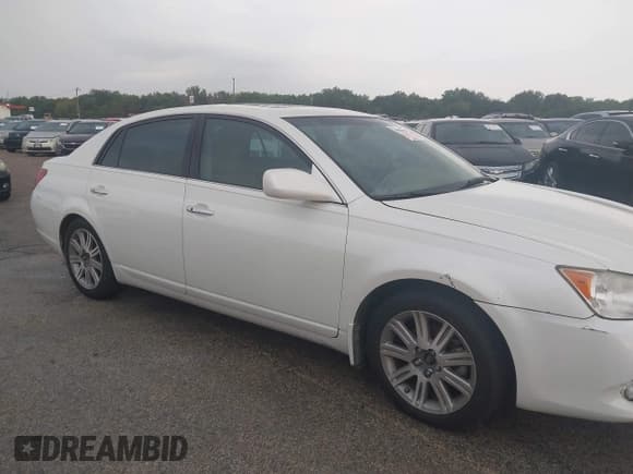 ✅ 2009 Toyota Avalon XL • VIN: 4T1BK36B49U327435 • Lot: 42958419. Wystawiony na IAAI z przebiegiem 307 722 mil. Bezpłatny archiwum sprzedaży aukcyjnych z USA i szczegółowy raport historii pojazdu na DreamBid. Zdjęcie 13.