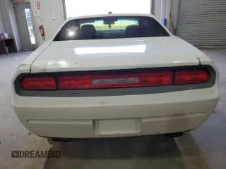 ✅ 2013 Dodge Challenger Rallye Redline • VIN: 2C3CDYAGXDH695654 • Lot: 47981885. Wystawiony na Copart z przebiegiem 220 073 mil. Bezpłatny archiwum sprzedaży aukcyjnych z USA i szczegółowy raport historii pojazdu na DreamBid. Zdjęcie 6.