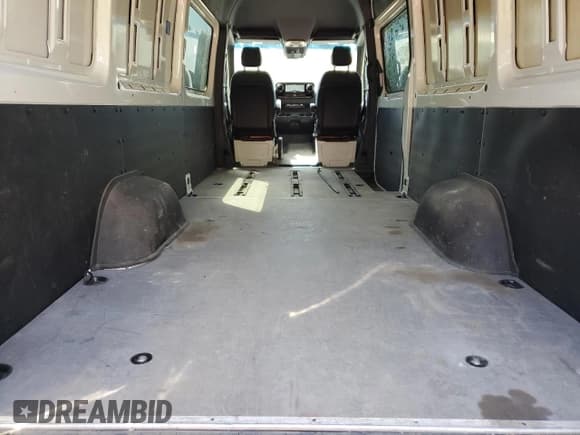 ✅ 2024 Mercedes-Benz Sprinter • VIN: W1W4NCHY6RT164156 • Lot: 60569285. Wystawiony na Copart z przebiegiem 12 867 mil. Bezpłatny archiwum sprzedaży aukcyjnych z USA i szczegółowy raport historii pojazdu na DreamBid. Zdjęcie 10.