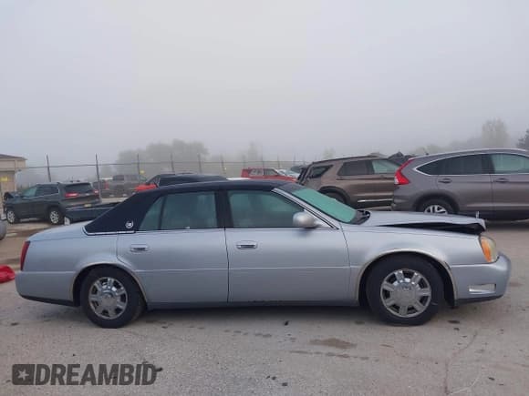 ✅ 2005 Cadillac DeVille • VIN: 1G6KD54Y05U258161 • Lot: 43205077. Wystawiony na IAAI z przebiegiem 137 759 mil. Bezpłatny archiwum sprzedaży aukcyjnych z USA i szczegółowy raport historii pojazdu na DreamBid. Zdjęcie 13.