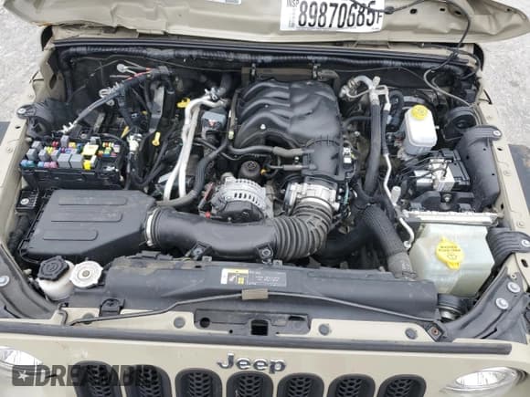 ✅ 2018 Jeep Wrangler Unlimited Freedom • VIN: 1C4BJWDGXJL808842 • Lot: 89870685. Wystawiony na Copart z przebiegiem 87 890 mil. Bezpłatny archiwum sprzedaży aukcyjnych z USA i szczegółowy raport historii pojazdu na DreamBid. Zdjęcie 11.