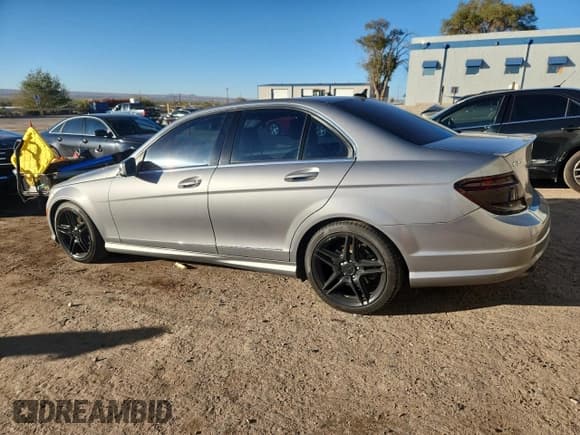 ✅ 2010 Mercedes-Benz C 350 Sport • VIN: WDDGF5GB4AR087986 • Лот: 89862135. Опубликован ранее на Copart с пробегом 117 139 миль. Бесплатный доступ к архиву аукционных продаж из США и подробный отчёт об истории автомобиля на DreamBid. Изображение 2.