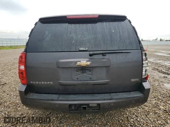 2010 Chevrolet Suburban LT z VIN 1GNUKJE39AR137057, wystawiony jako Copart lot #62516505 z przebiegiem 159 327 mil mil oraz Nie do naprawy • Non repairable. Historia ofert i sprzedaży dostępna na DreamBid. Obrazek 6.