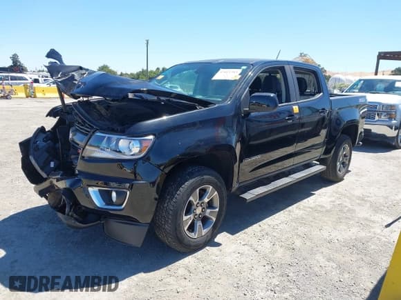 ✅ 2020 Chevrolet Colorado 4WD Z71 • VIN: 1GCGTDEN4L1107746 • Lot: 43011383. Wystawiony na IAAI z przebiegiem Nie podano. Bezpłatny archiwum sprzedaży aukcyjnych z USA i szczegółowy raport historii pojazdu na DreamBid. Zdjęcie 2.