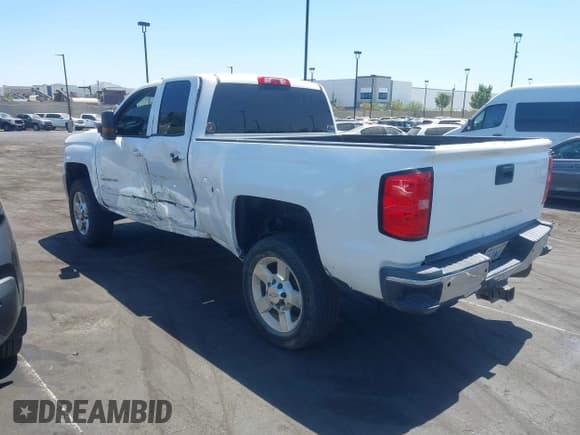 ✅ 2015 Chevrolet Silverado 2500HD LT • VIN: 1GC2CVE87FZ500852 • Lot: 43023197. Listed on IAAI with 214,790 mi. Free auction sales archive from the USA and detailed vehicle history report at DreamBid. Image 3.