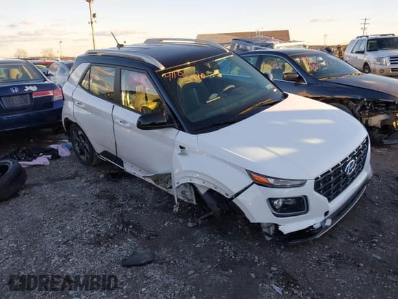 ✅ 2024 Hyundai Venue SEL • VIN: KMHRC8A39RU327634 • Lot: 41185940. Listed on IAAI with 1,486 mi. Free auction sales archive from the USA and detailed vehicle history report at DreamBid. Image 1.