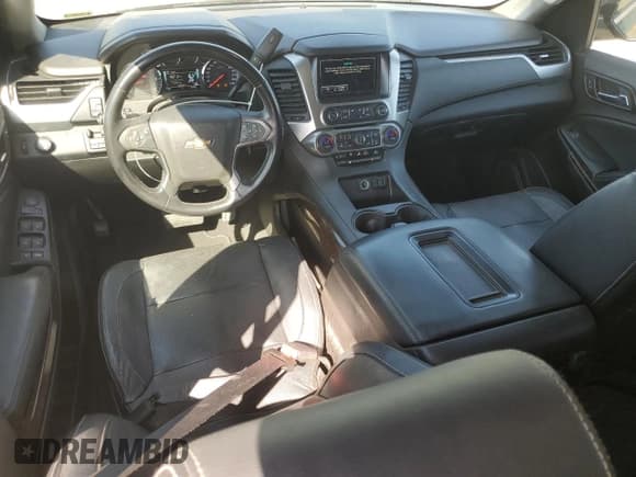 ✅ 2019 Chevrolet Tahoe LS • VIN: 1GNSCAKC6KR230757 • Lot: 72027705. Wystawiony na Copart z przebiegiem 82 004 mil. Bezpłatny archiwum sprzedaży aukcyjnych z USA i szczegółowy raport historii pojazdu na DreamBid. Zdjęcie 8.