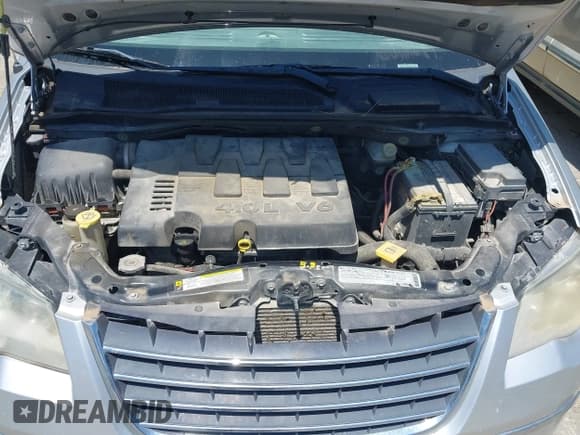 ✅ 2010 Chrysler Town & Country Limited • VIN: 2A4RR7DX3AR381289 • Lot: 42649099. Wystawiony na IAAI z przebiegiem 248 071 mil. Bezpłatny archiwum sprzedaży aukcyjnych z USA i szczegółowy raport historii pojazdu na DreamBid. Zdjęcie 10.