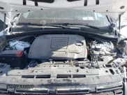 ✅ 2025 Land Rover Range Rover Velar Dynamic SE • VIN: SALYL2EX9SA398102 • Lot: 41733681. Listed on IAAI with 13,205 mi. Free auction sales archive from the USA and detailed vehicle history report at DreamBid. Image 10.