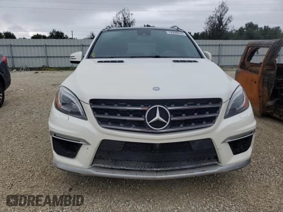 ✅ 2014 Mercedes-Benz M 63 AMG • VIN: 4JGDA7EB6EA268548 • Lot: 74288914. Wystawiony na Copart z przebiegiem Nie podano. Bezpłatny archiwum sprzedaży aukcyjnych z USA i szczegółowy raport historii pojazdu na DreamBid. Zdjęcie 5.