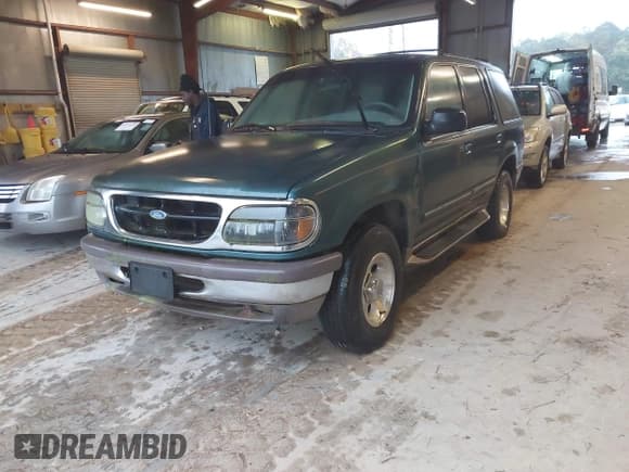 ✅ 1997 Ford Explorer XL • VIN: 1FMDU34E0VZC19259 • Lot: 43549017. Wystawiony na IAAI z przebiegiem 267 060 mil. Bezpłatny archiwum sprzedaży aukcyjnych z USA i szczegółowy raport historii pojazdu na DreamBid. Zdjęcie 2.