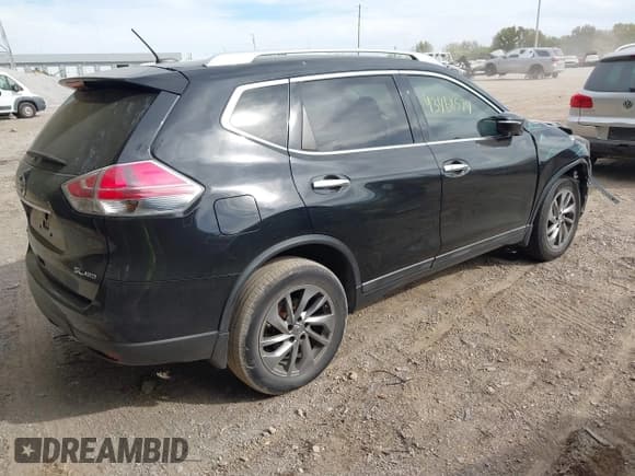 ✅ 2015 Nissan Rogue SV • VIN: 5N1AT2MV5FC921212 • Lot: 43468574. Listed on IAAI with 136,950 mi. Free auction sales archive from the USA and detailed vehicle history report at DreamBid. Image 4.