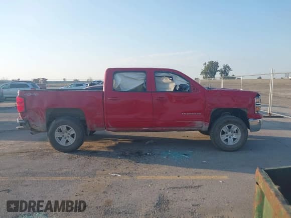 ✅ 2015 Chevrolet Silverado 1500 LT • VIN: 3GCUKREC2FG102035 • Lot: 43364737. Wystawiony na IAAI z przebiegiem 190 804 mil. Bezpłatny archiwum sprzedaży aukcyjnych z USA i szczegółowy raport historii pojazdu na DreamBid. Zdjęcie 13.