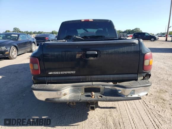 ✅ 2000 Chevrolet Silverado 1500 LS • VIN: 2GCEC19T7Y1374850 • Lot: 68929524. Wystawiony na Copart z przebiegiem 426 938 mil mil. Skorzystaj z bezpłatnego archiwum sprzedaży aukcyjnych z USA i zobacz szczegółowy raport historii pojazdu na DreamBid. Zdjęcie 6.