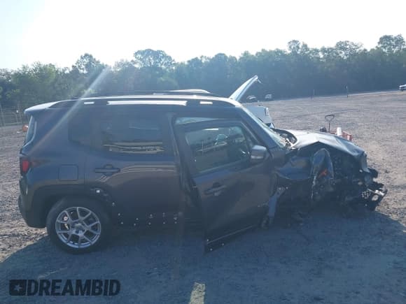 ✅ 2021 Jeep Renegade Limited • VIN: ZACNJDD13MPM27926 • Lot: 42226469. Wystawiony na IAAI z przebiegiem 30 271 mil. Bezpłatny archiwum sprzedaży aukcyjnych z USA i szczegółowy raport historii pojazdu na DreamBid. Zdjęcie 14.