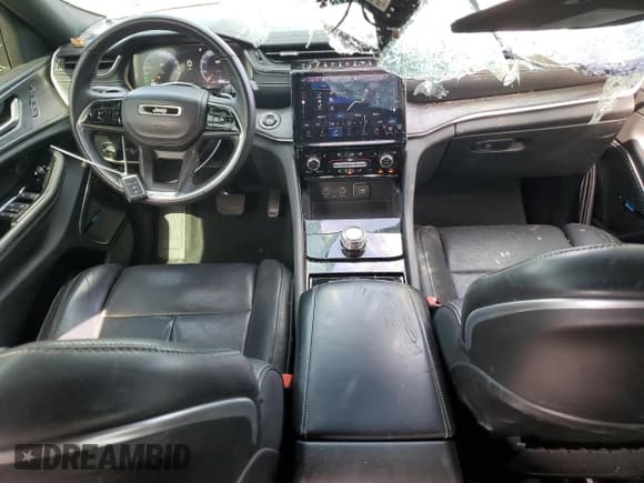 ✅ 2022 Jeep Grand Cherokee Overland • VIN: 1C4RJJDG1N8548129 • Lot: 61969055. Listed on Copart with 35,736 mi. Free auction sales archive from the USA and detailed vehicle history report at DreamBid. Image 8.