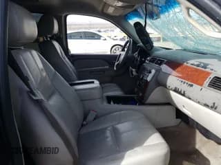 ✅ 2012 Chevrolet Suburban LT • VIN: 1GNSCJE05CR146514 • Lot: 28413650. Wystawiony na Copart z przebiegiem 230 681 mil. Bezpłatny archiwum sprzedaży aukcyjnych z USA i szczegółowy raport historii pojazdu na DreamBid. Zdjęcie 5.