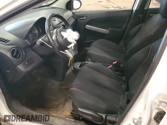 ✅ 2013 Mazda 2 Touring • VIN: JM1DE1LZ4D0163193 • Lot: 84178985. Listed on Copart with 118,522 mi. Free auction sales archive from the USA and detailed vehicle history report at DreamBid. Image 7.