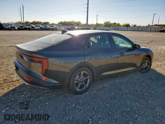 ✅ 2025 Kia K4 LXS • VIN: 3KPFT4DE2SE212844 • Lot: 90373895. Wystawiony na Copart z przebiegiem 97 mil. Bezpłatny archiwum sprzedaży aukcyjnych z USA i szczegółowy raport historii pojazdu na DreamBid. Zdjęcie 3.