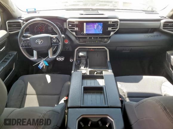 ✅ 2022 Toyota Tundra SR5 • VIN: 5TFLA5DA2NX042985 • Лот: 84020565. Опубликован ранее на Copart с пробегом 93 094 миль. Бесплатный доступ к архиву аукционных продаж из США и подробный отчёт об истории автомобиля на DreamBid. Изображение 8.