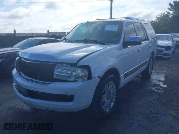 ✅ 2014 Lincoln Navigator • VIN: 5LMJJ2J50EEL08280 • Лот: 42678331. Опубликован ранее на IAAI с пробегом 194 054 миль. Бесплатный доступ к архиву аукционных продаж из США и подробный отчёт об истории автомобиля на DreamBid. Изображение 17.