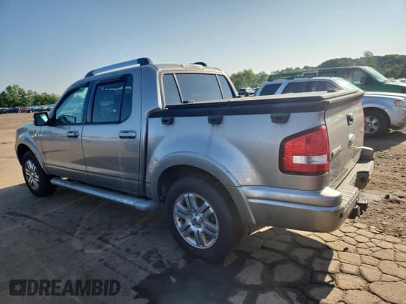 ✅ 2008 Ford Explorer Sport Trac Limited • VIN: 1FMEU53878UA44649 • Lot: 68476405. Wystawiony na Copart z przebiegiem 176 608 mil. Bezpłatny archiwum sprzedaży aukcyjnych z USA i szczegółowy raport historii pojazdu na DreamBid. Zdjęcie 2.